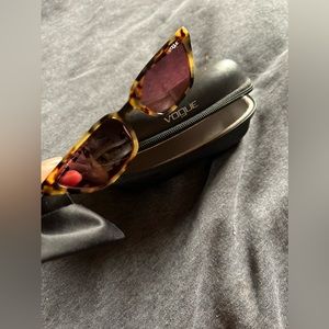 Vogue Gigi Hadid capsule tortoiseshell square sunglasses